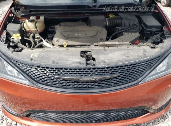 2C4RC1BG0JR172230 2018 CHRYSLER PACIFICA Orange უკანა სალონის ხედი