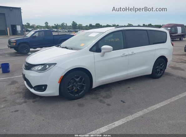 2C4RC1BG0JR235942 2018 CHRYSLER PACIFICA White Przód lewy