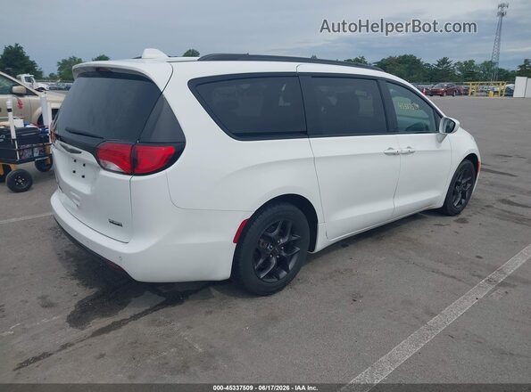 2C4RC1BG0JR235942 2018 CHRYSLER PACIFICA White Tył prawy