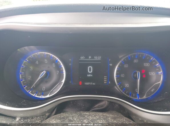 2C4RC1BG0JR235942 2018 CHRYSLER PACIFICA White Widok tylnych siedzeń