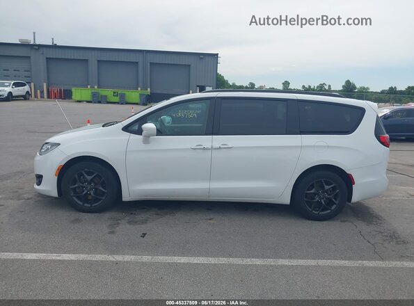 2C4RC1BG0JR235942 2018 CHRYSLER PACIFICA White Widok wnętrza 360 stopni