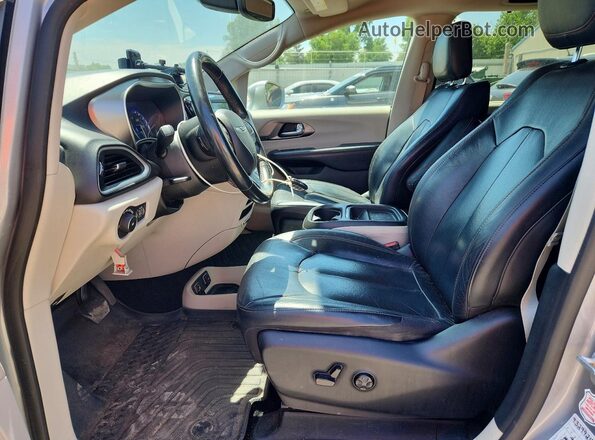 2C4RC1BG0LR120311 2020 CHRYSLER PACIFICA Silver Սալոնի դիմացի տեսք
