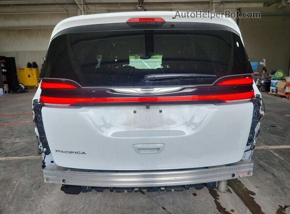 2C4RC1BG0TR156497 2026 CHRYSLER PACIFICA White Rear view