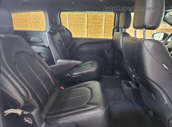 2C4RC1BG0TR156497 2026 CHRYSLER PACIFICA White Rear interior view