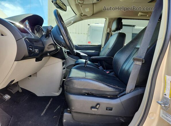 2C4RC1BG1GR174156 2016 CHRYSLER TOWN Beige წინა სალონის ხედი