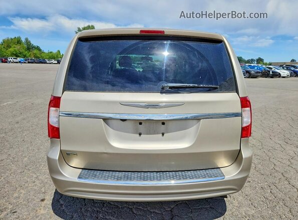 2C4RC1BG1GR174156 2016 CHRYSLER TOWN Beige უკანა ხედი