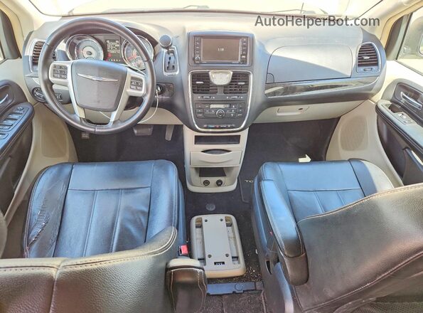 2C4RC1BG1GR174156 2016 CHRYSLER TOWN Beige წინა პანელის ხედი