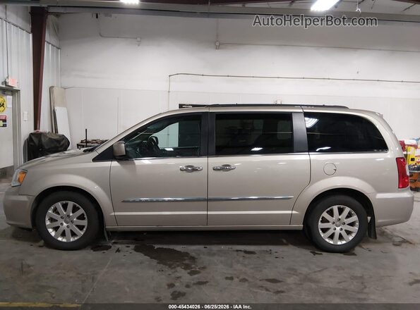 2C4RC1BG1GR269820 2016 CHRYSLER TOWN & COUNTRY Желто-коричневый 