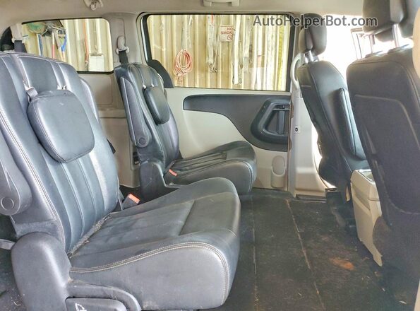 2C4RC1BG1GR298525 2016 CHRYSLER TOWN White Вид задньої частини салону