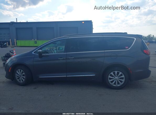 2C4RC1BG1HR661519 2017 CHRYSLER PACIFICA Gray Widok wnętrza 360 stopni