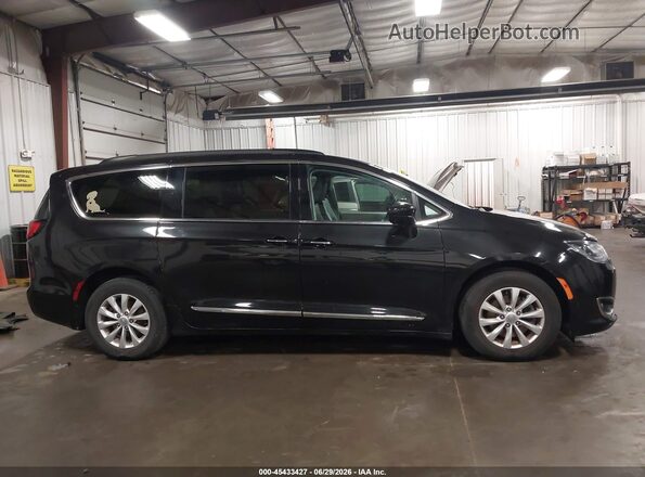 2C4RC1BG1HR763502 2017 CHRYSLER PACIFICA Black Вид задньої частини салону