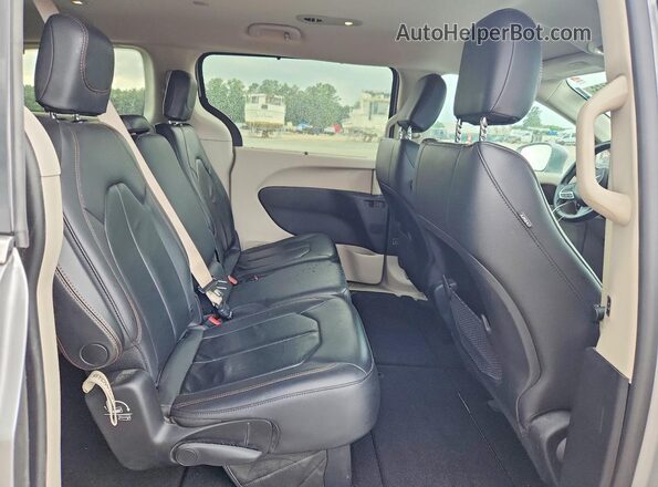 2C4RC1BG1HR796743 2017 CHRYSLER PACIFICA Gray უკანა სალონის ხედი