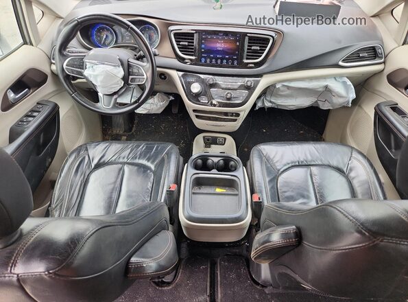 2C4RC1BG1HR831717 2017 CHRYSLER PACIFICA Silver 