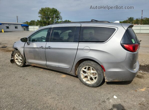 2C4RC1BG1HR831717 2017 CHRYSLER PACIFICA Silver 