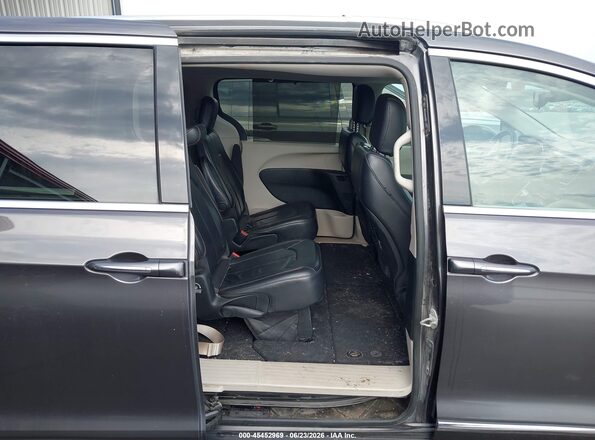 2C4RC1BG1JR185794 2018 CHRYSLER PACIFICA Gray Widok naklejki z numerem VIN