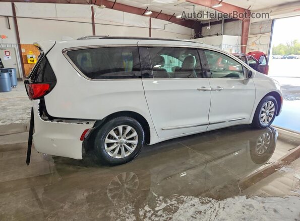 2C4RC1BG1JR269789 2018 CHRYSLER PACIFICA White Հետևի աջ