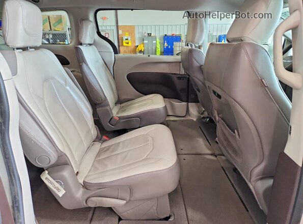 2C4RC1BG1JR269789 2018 CHRYSLER PACIFICA White Սալոնի հետևի տեսք