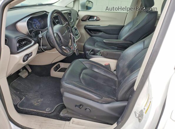 2C4RC1BG1LR131916 2020 CHRYSLER PACIFICA White Widok wnętrza z przodu