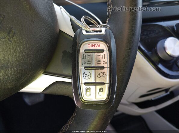 2C4RC1BG1NR177619 2022 CHRYSLER PACIFICA Белый Вид панели приборов