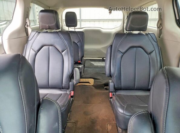 2C4RC1BG1RR129205 2024 CHRYSLER PACIFICA Silver უკანა სავარძლების ხედი