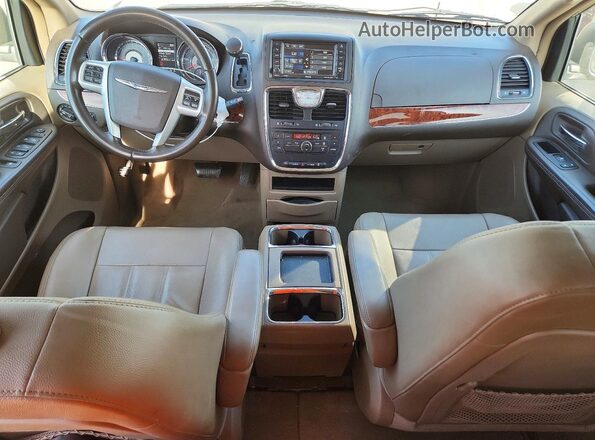 2C4RC1BG2GR174408 2016 CHRYSLER TOWN Beige Вид панелі приладів