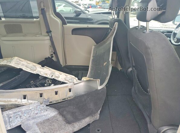 2C4RC1BG2GR233506 2016 CHRYSLER TOWN Серебряный Вид задней части салона