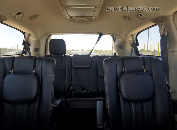 2C4RC1BG2GR279918 2016 CHRYSLER TOWN White უკანა სავარძლების ხედი