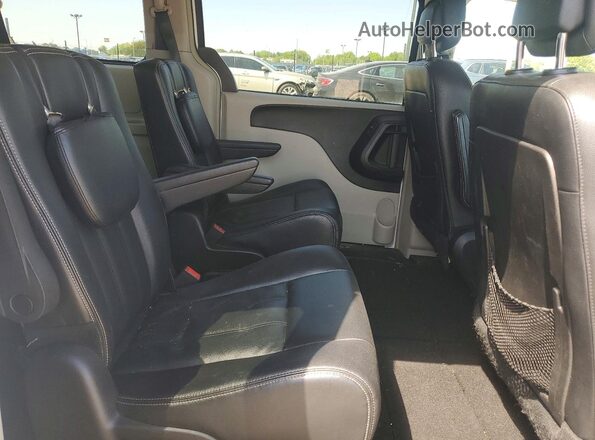 2C4RC1BG2GR279918 2016 CHRYSLER TOWN White უკანა სალონის ხედი