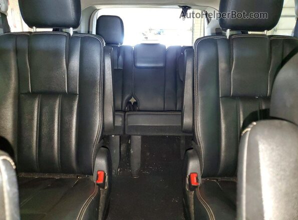 2C4RC1BG2GR287033 2016 CHRYSLER TOWN Silver 