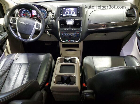 2C4RC1BG2GR287033 2016 CHRYSLER TOWN Silver 