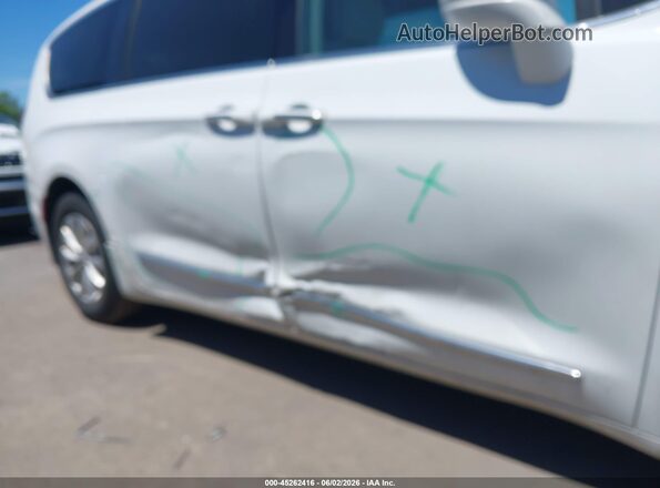 2C4RC1BG2JR142517 2018 CHRYSLER PACIFICA Белый Вид спереди