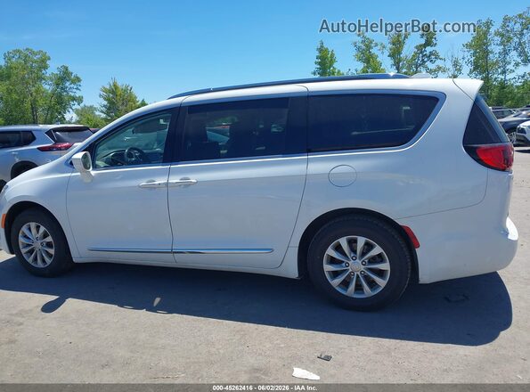 2C4RC1BG2JR142517 2018 CHRYSLER PACIFICA Белый Панорамный вид салона 360°