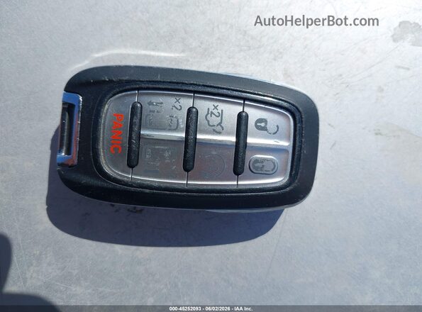 2C4RC1BG2MR512045 2021 CHRYSLER PACIFICA Silver Vista del salpicadero