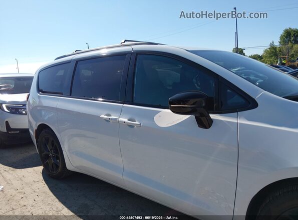 2C4RC1BG2RR116897 2024 CHRYSLER PACIFICA Белый Вид задней части салона