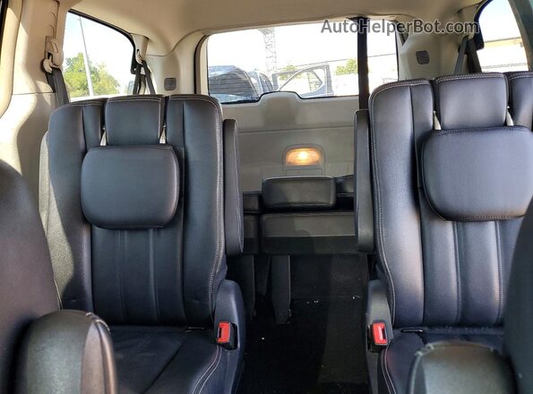 2C4RC1BG3GR110748 2016 CHRYSLER TOWN Blue Հետևի նստատեղերի տեսք