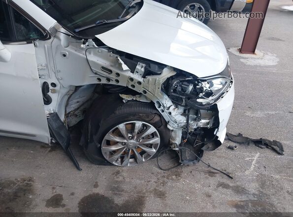 2C4RC1BG3JR126388 2018 CHRYSLER PACIFICA Белый Вид спереди
