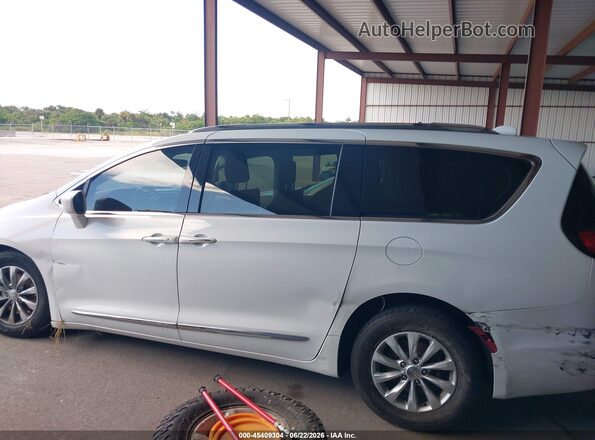 2C4RC1BG3JR126388 2018 CHRYSLER PACIFICA Белый Панорамный вид салона 360°