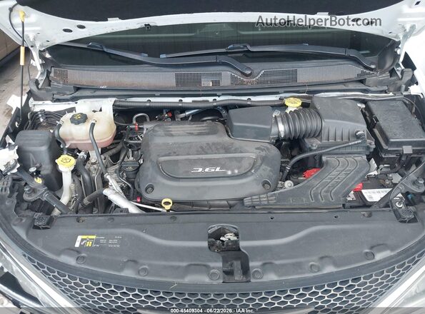 2C4RC1BG3JR126388 2018 CHRYSLER PACIFICA Белый Вид сзади