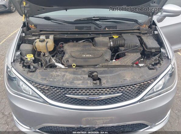 2C4RC1BG3JR211439 2018 CHRYSLER PACIFICA Silver უკანა ხედი