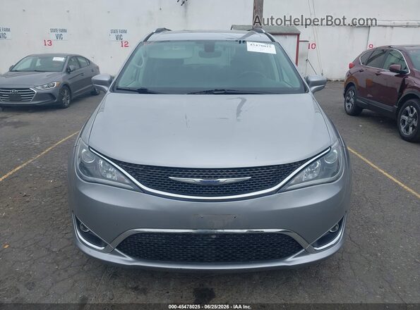2C4RC1BG3JR211439 2018 CHRYSLER PACIFICA Silver ხელსაწყოთა პანელის ხედი