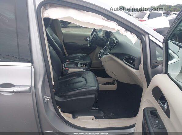 2C4RC1BG3JR211439 2018 CHRYSLER PACIFICA Silver წინა სალონის ხედი