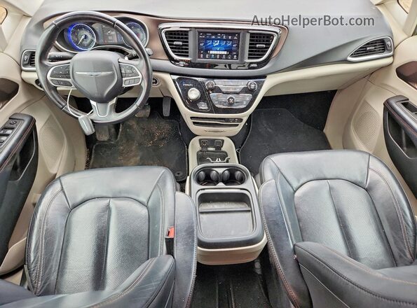 2C4RC1BG3JR354035 2018 CHRYSLER PACIFICA Silver Widok deski rozdzielczej