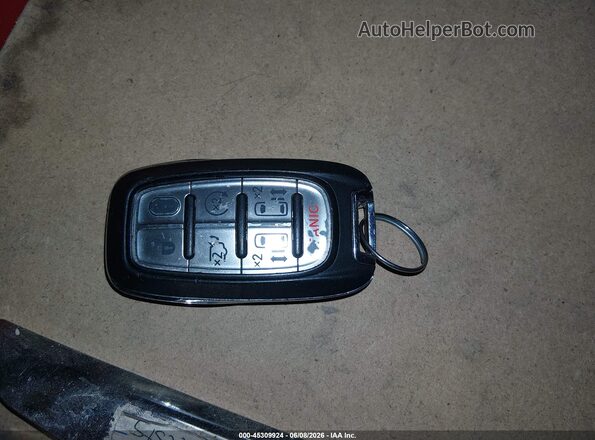 2C4RC1BG3MR598482 2021 CHRYSLER PACIFICA Red Widok deski rozdzielczej
