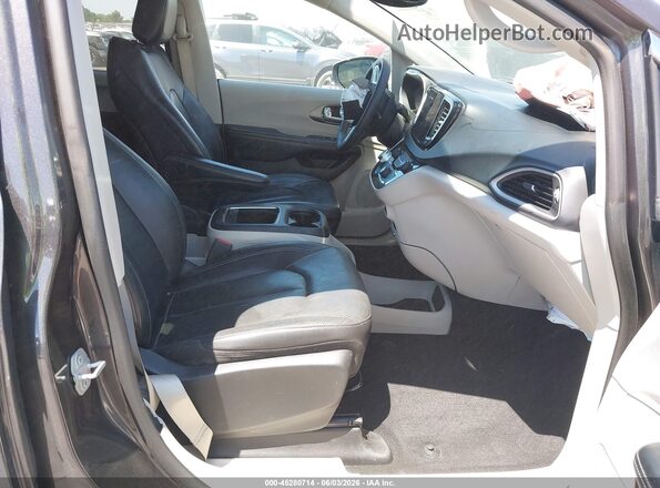 2C4RC1BG3NR113663 2022 CHRYSLER PACIFICA Silver Front interior view