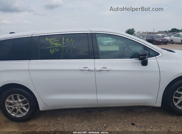 2C4RC1BG3TR263317 2026 CHRYSLER PACIFICA White 360 interior view