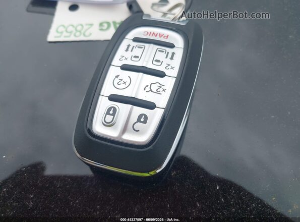 2C4RC1BG3TR263317 2026 CHRYSLER PACIFICA White Dashboard view