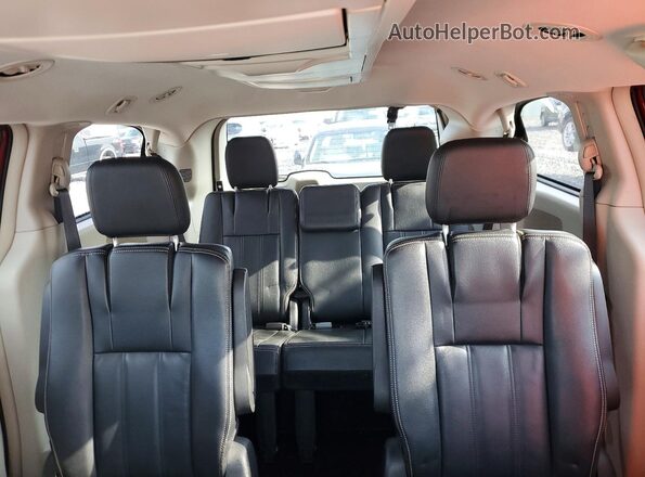 2C4RC1BG4GR110807 2016 CHRYSLER TOWN Maroon Հետևի նստատեղերի տեսք