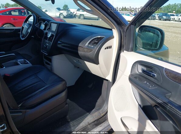 2C4RC1BG4GR239274 2016 CHRYSLER TOWN & COUNTRY Black Вид салону спереду