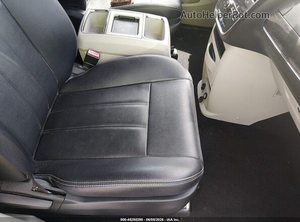 2C4RC1BG4GR298079 2016 CHRYSLER TOWN & COUNTRY Silver წინა სალონის ხედი