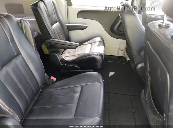 2C4RC1BG4GR298079 2016 CHRYSLER TOWN & COUNTRY Silver VIN კოდის სტიკერის ხედი